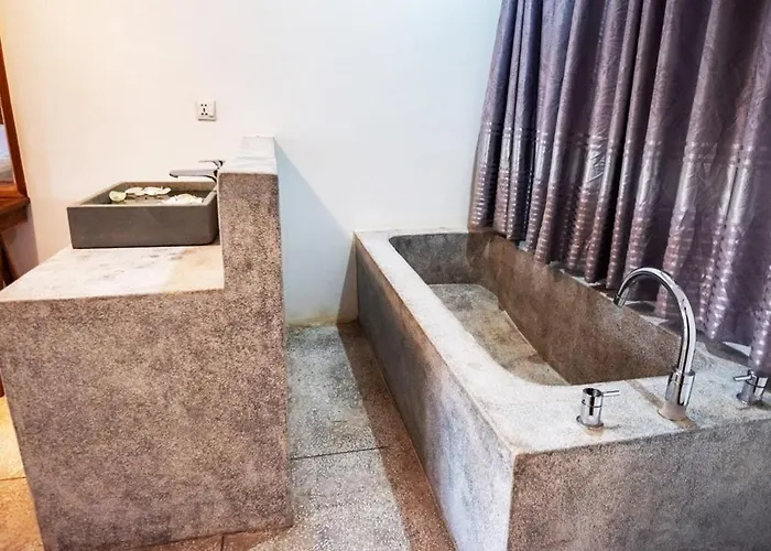 Lucky Private Boutique Pool Hotel